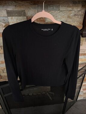 Abercrombie & Fitch Black Long Sleeve Tee